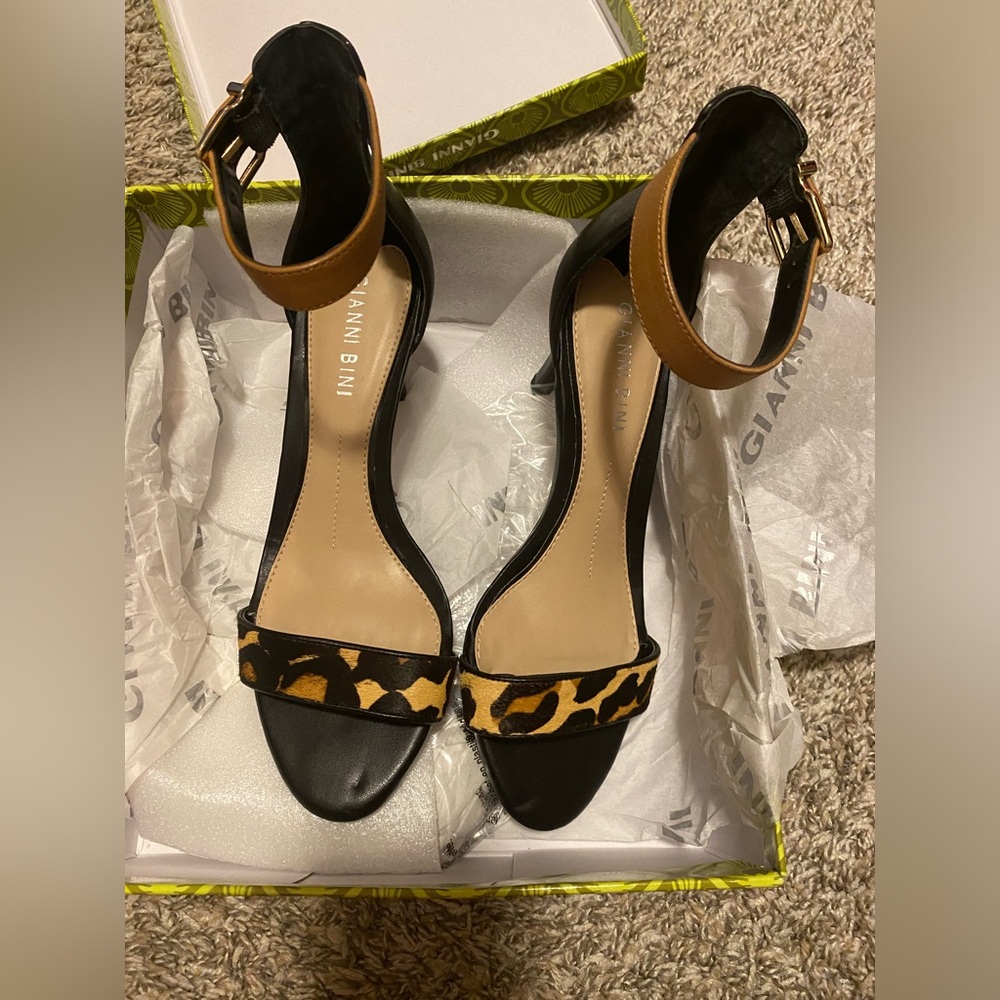 Brand New in box Gianni Bini Maye Heels
